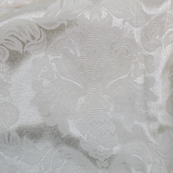 Unbranded Cream/White Rectangular Tablecloth With 1.5" Long Fringe 65" x 48"