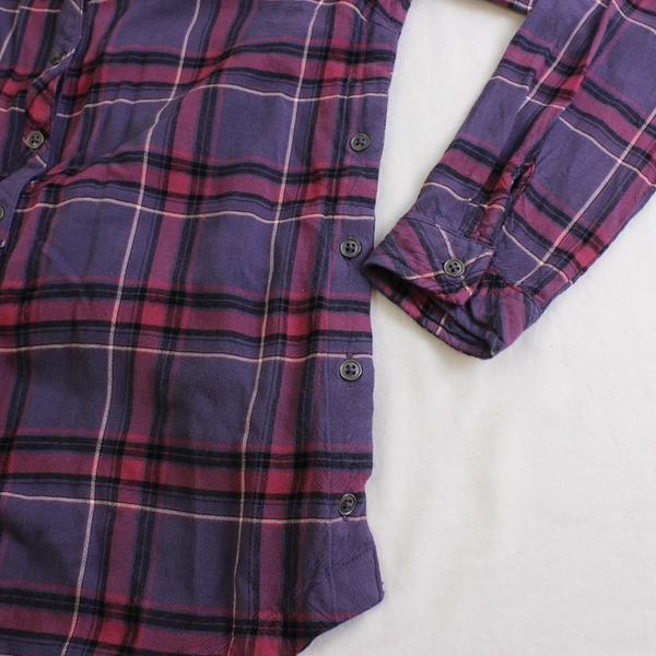 Maurices Purple and Pink Plaid Long-Sleeve Button-Up Top Women's Small
