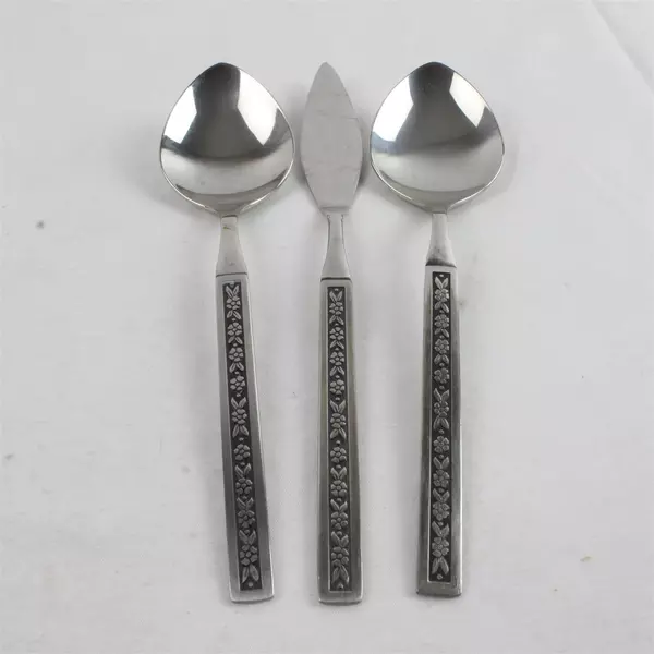 Lot of 3 Oneida Phoenix Silverplate 2 Spoons + Master Butter Knife Glossy