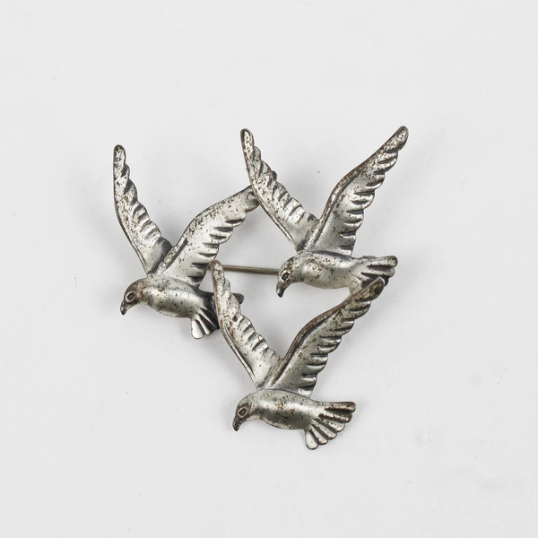 Vintage Beau Sterling Silver Flying Seagulls Brooch