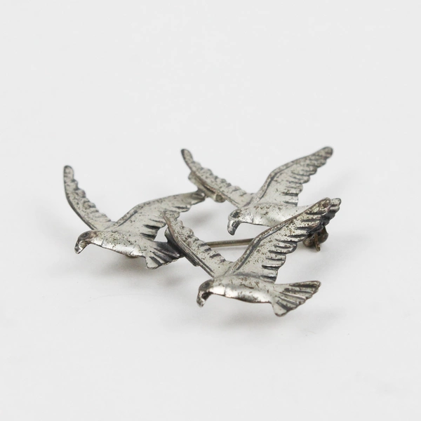 Vintage Beau Sterling Silver Flying Seagulls Brooch
