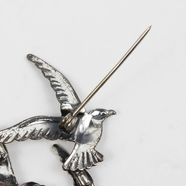 Vintage Beau Sterling Silver Flying Seagulls Brooch