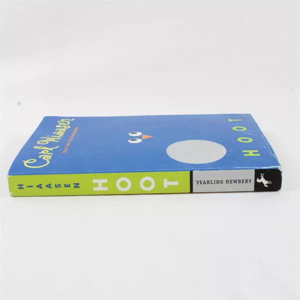 Hoot by Carl Hiaasen Paperback Newbery Honor