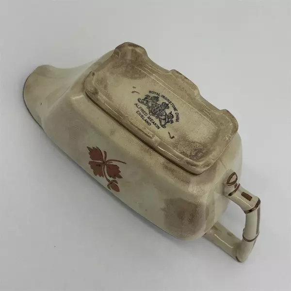 Antique Alfred Meakin England 1890s Royal Ironstone China Gravy Boat Tea leaf