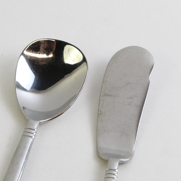 Lot Of 5 Oneida Silver Sunnybrook (Stainless) Flatware 4 Sugar Spoons & 1 Knife