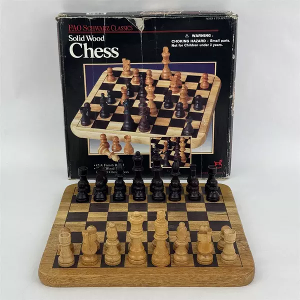 Vintage 1993 FAO Schwarz Solid Oak Finish Board Wood Chess Set By Cardinal