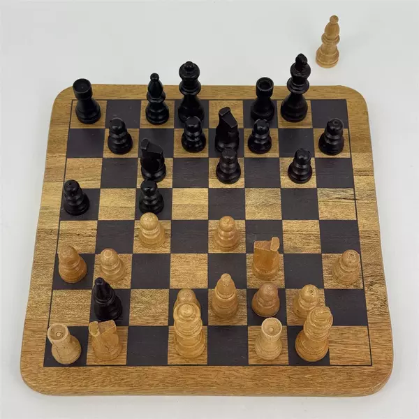 Vintage 1993 FAO Schwarz Solid Oak Finish Board Wood Chess Set By Cardinal
