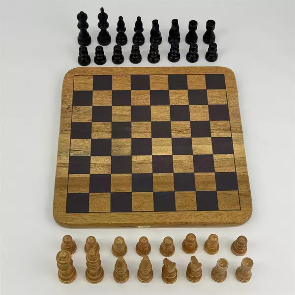 Vintage 1993 FAO Schwarz Solid Oak Finish Board Wood Chess Set By Cardinal