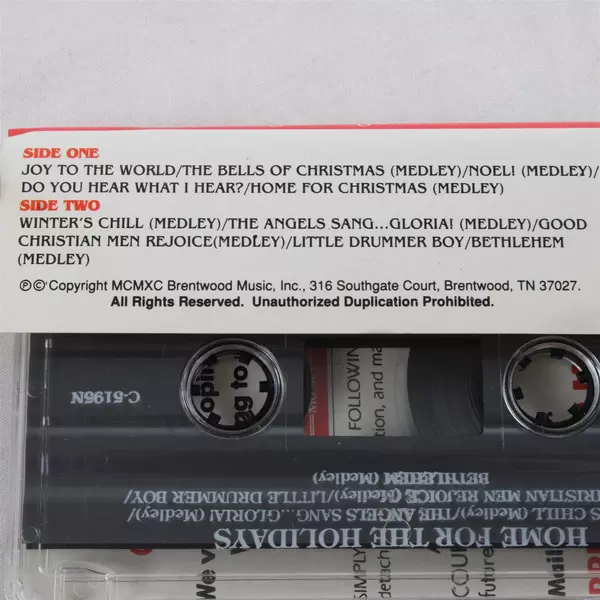 Home for the Holidays : 22 Christmas Sing-along Favorites Cassette