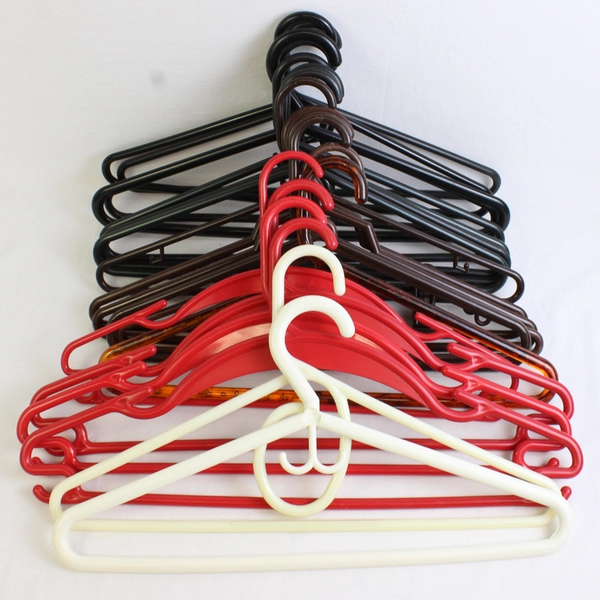 Mixed Lot of 20 Black Brown Red and White Plastic Clothes Hangers