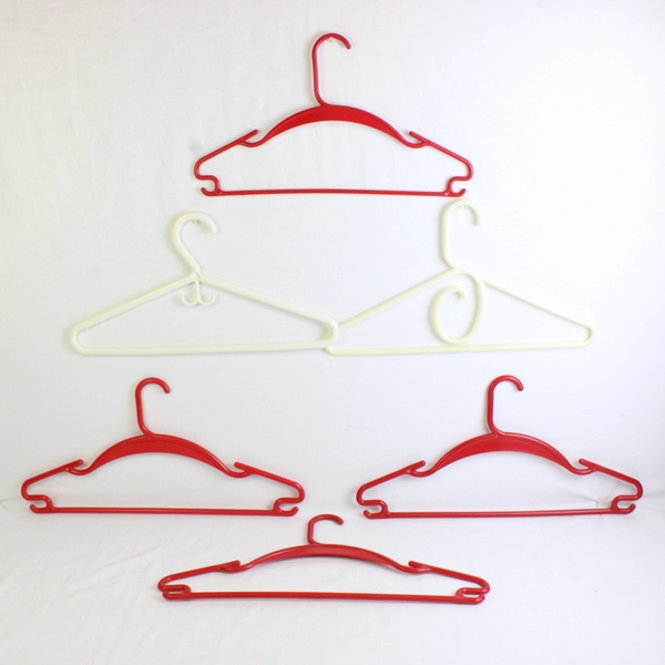 Mixed Lot of 20 Black Brown Red and White Plastic Clothes Hangers