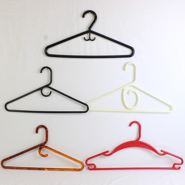 Mixed Lot of 20 Black Brown Red and White Plastic Clothes Hangers