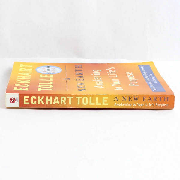 A New Earth Awakening to Your Life's Purpose by Eckhart Tolle Paperback 2006
