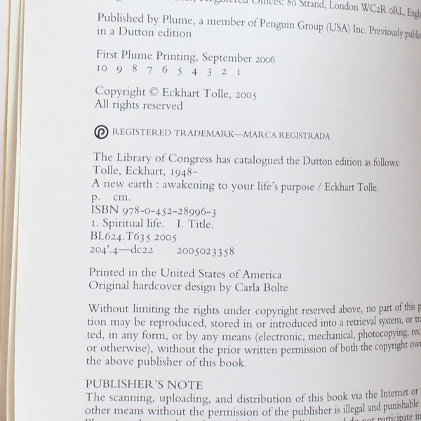 A New Earth Awakening to Your Life's Purpose by Eckhart Tolle Paperback 2006