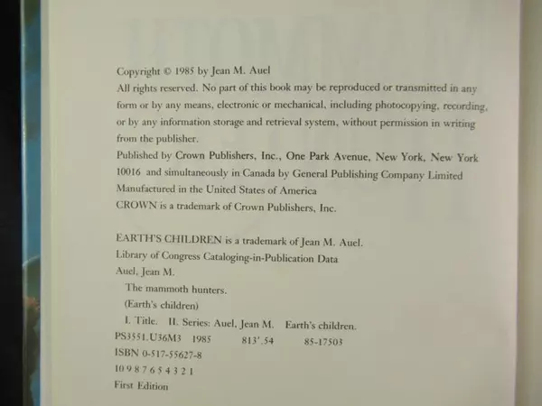 Vintage The Mammoth Hunters Jean M. Auel HC DJ Crown Publishers 1985