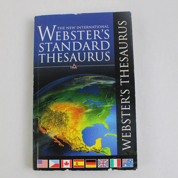 The New International Webster's Standard Thesaurus 2006 Large Print Paperback