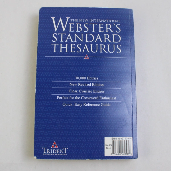 The New International Webster's Standard Thesaurus 2006 Large Print Paperback