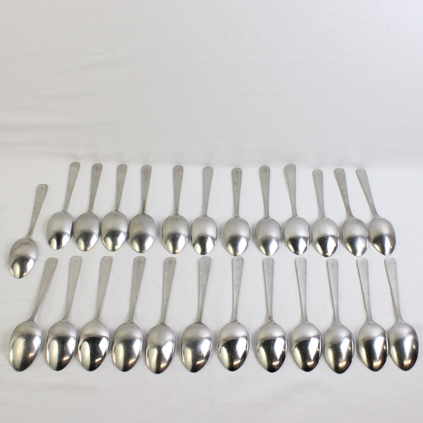 Lot of 25 Oneida Oceanic Stainless Steel Place Spoons Glossy Finish