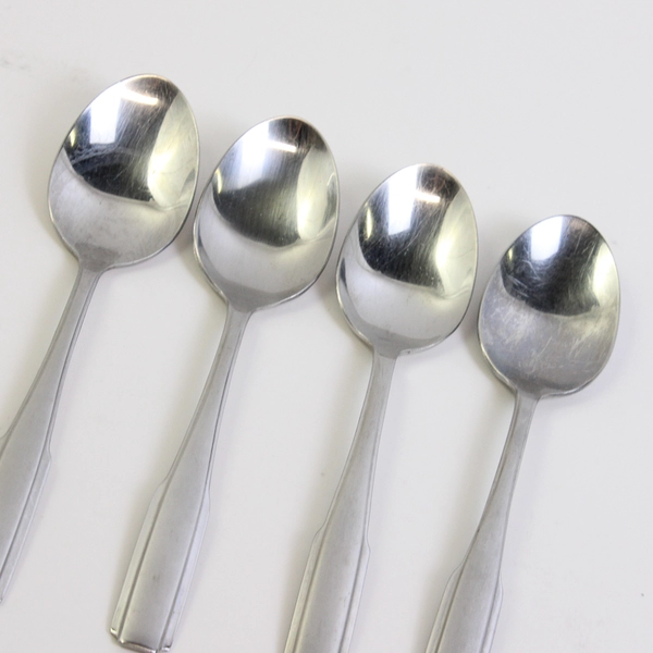 A Lot of 4 Oneida Satin Fremont Oval Soup Spoons 6.75 Inches