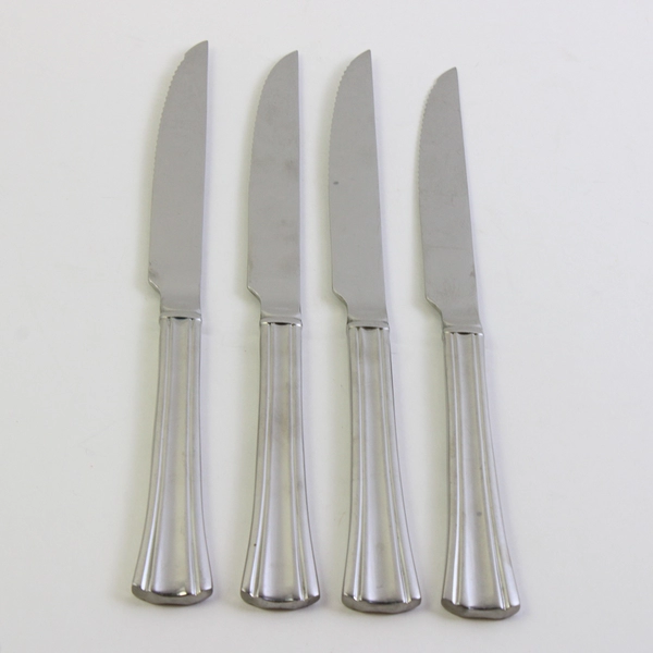 A Set of 4 Reed & Barton Brookshire Stainless Solid Handle Steak Knives 9.75 In