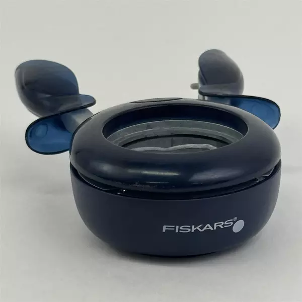 Blue Fiskars Circle Squeeze Paper Punch Crafting