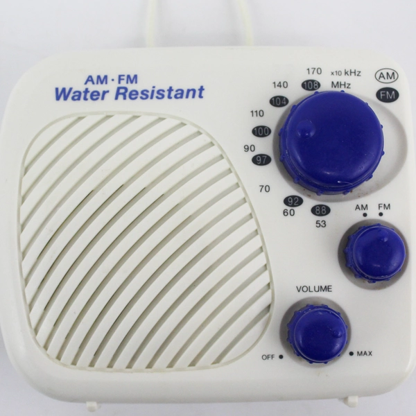 Vtg Rare RadioShack Optimus Model 12-796-AM/FM Water Resistant Portable Radio