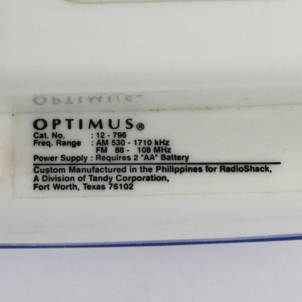 Vtg Rare RadioShack Optimus Model 12-796-AM/FM Water Resistant Portable Radio