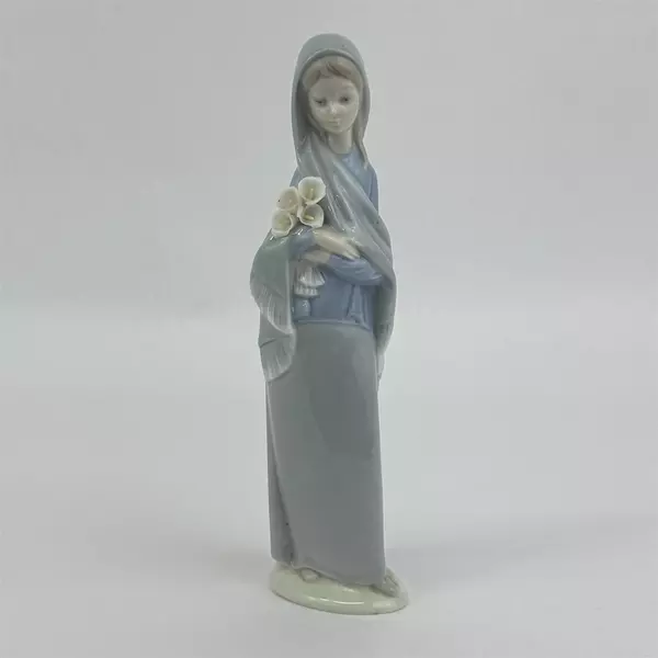 Lladro Porcelain Valencia Spain 4650 Girl With Calla Lilies 9 1/8" Figurine 1969