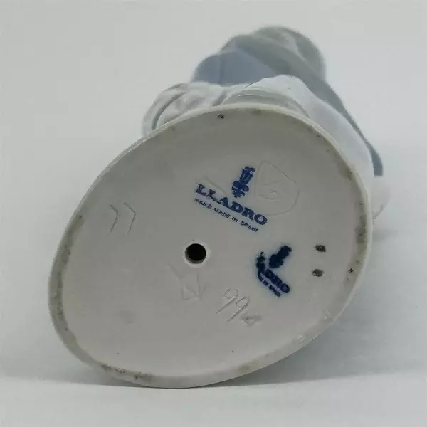 Lladro Porcelain Valencia Spain 4650 Girl With Calla Lilies 9 1/8" Figurine 1969