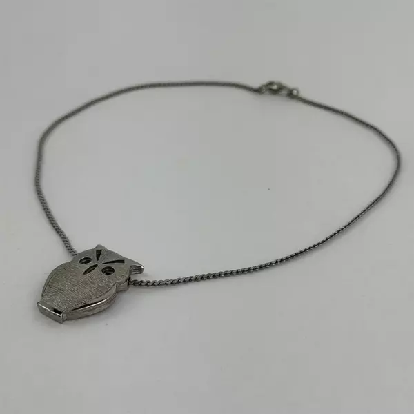 Vintage Silver Tone Owl Pendant Necklace 15 Inch