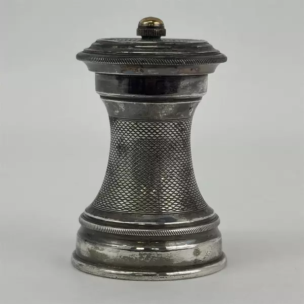 Depose Peugeot SDGD Brevets Silver Plated Pepper Mill