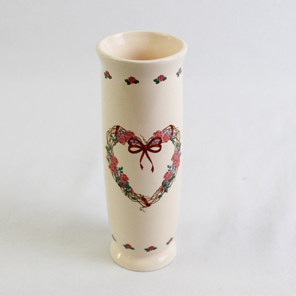 Vintage Russ Ceramic Bud Vase 6 Inches Country Heart Rose Taiwan 9673