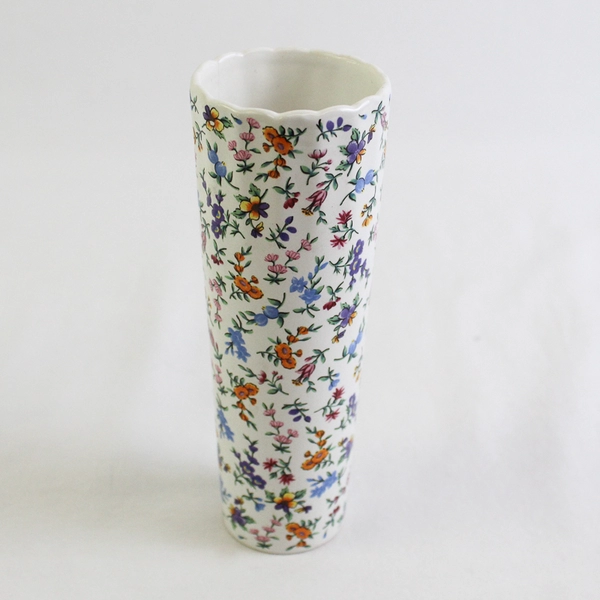 Lot of 2 White Bud Vases Chintz Floral Style Victorian Elegant