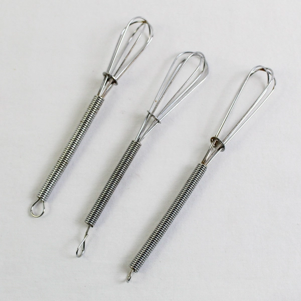Lot of 5 Unbranded Metal Wire Kitchen Whisks Various Sizes