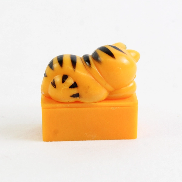 Vintage 1978 Garfield Cat Cartoon Plastic Pencil Sharpener