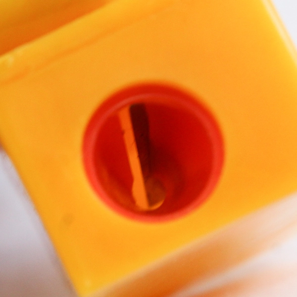 Vintage 1978 Garfield Cat Cartoon Plastic Pencil Sharpener