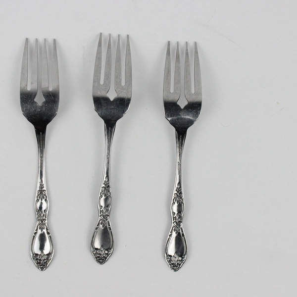 Lot of 3 Oneida Silver Wm A Rogers Deluxe Huntington Pattern Salad Forks