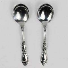 Lot of 2 Oneida Silver Wm A Rogers Deluxe Huntington Pattern Sugar Spoons