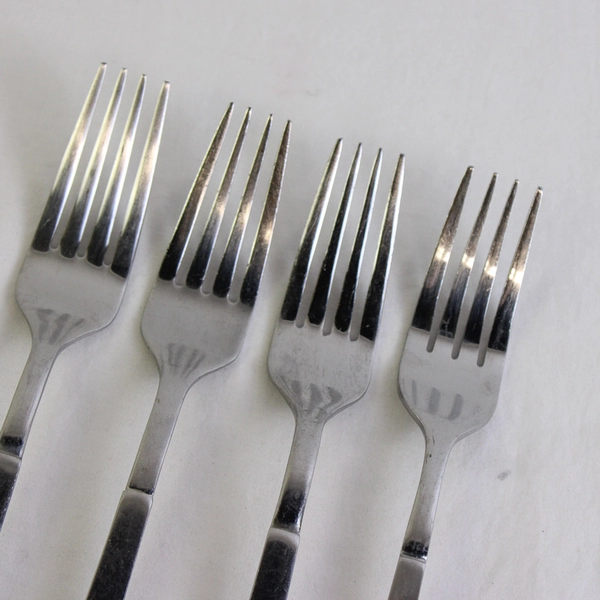 4 Oneida Silver Purity Dinner Forks 7.75 Inches 18/0 Stainless
