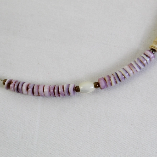 Vintage Purple and Off-White Shell Heishi Bead Choker Necklace 15"