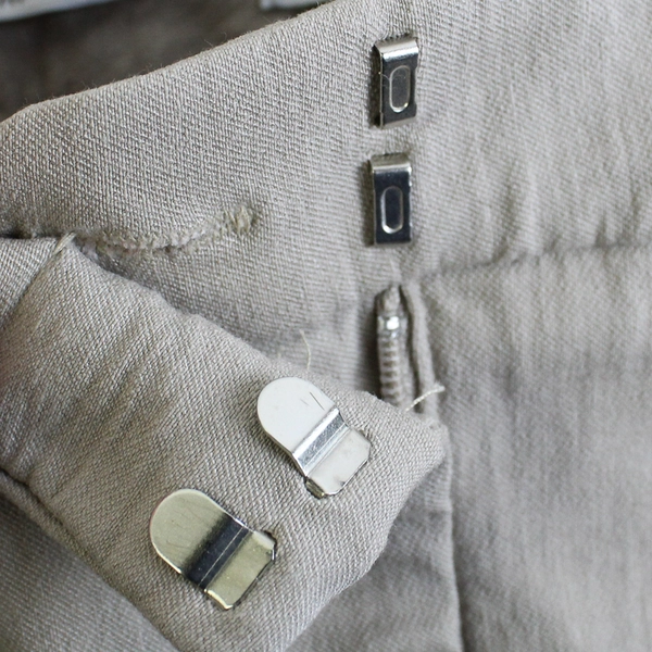 Van Heusen Studio Solid Beige Slim Fit Dress Pants Women's Size 2 Stretch