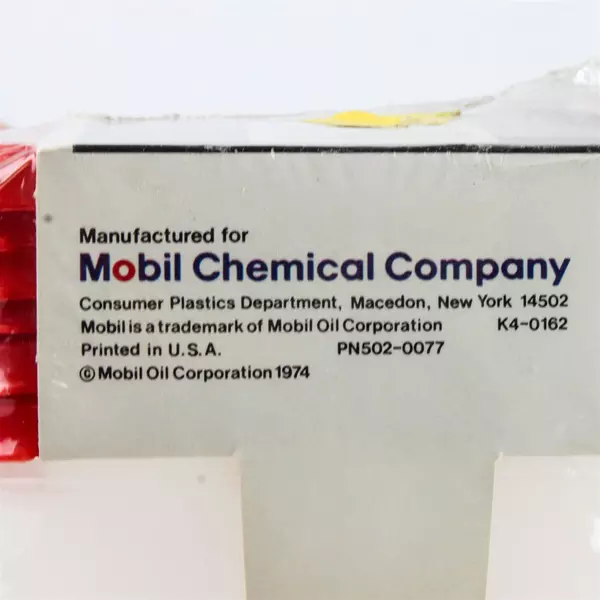 Set of 6 Vintage Mobil Chemical Co. Plastic Freezer Pint Containers w/Lids