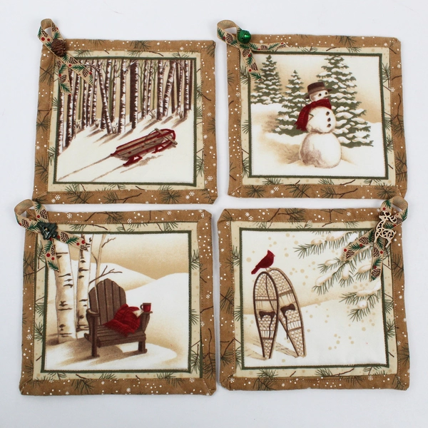 Set of 4 Christmas Decorative Hot Pads with Different Scenes 