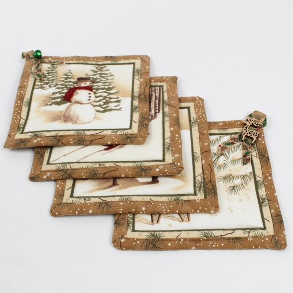 Set of 4 Christmas Decorative Hot Pads with Different Scenes 