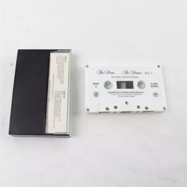 Lot of 2 Cassettes 101 Strings Lerner and Loewe 1980 & The Piano, The Passion 2
