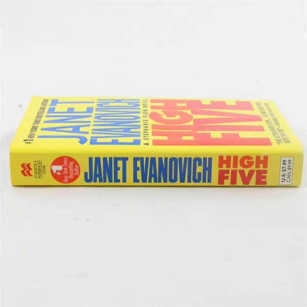 High Five (Stephanie Plum No. 5) Janet Evanovich Paperback 