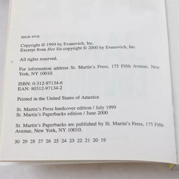 High Five (Stephanie Plum No. 5) Janet Evanovich Paperback 