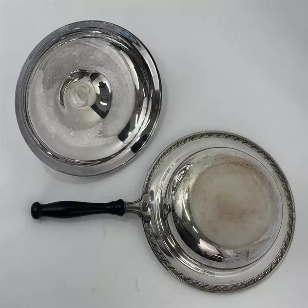 Vintage WM Roger & Sons Silverplated Spring Flower Chafing Dish And Lid 2075