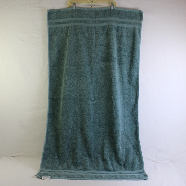Kohl's Inc Sonoma Solid Teal/Blue Color Bath Towel 100% Cotton 27.5" x 50.5"