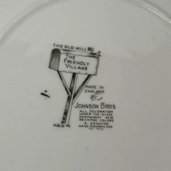 VTG Johnson Bros FRIENDLY VILLAGE 10.5" Buffet Dinner Plate. OLD MILL